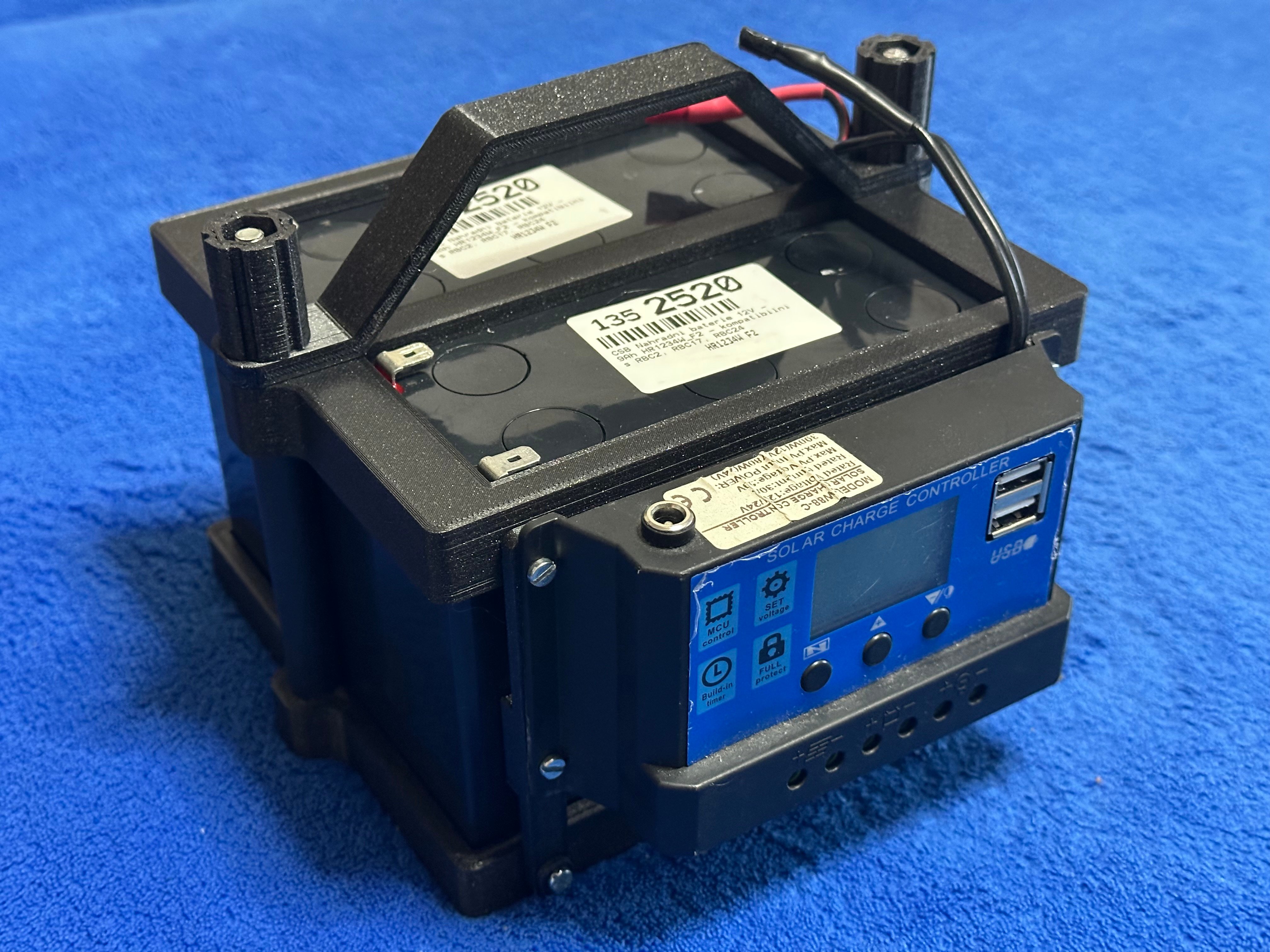 2x AGM battery holder with PWM solar controller