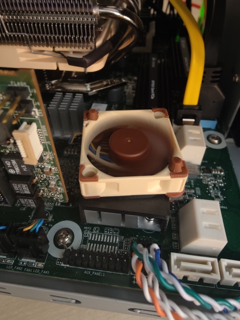 Chipset heatsink fan holder 40mm X570 ASRock Rack