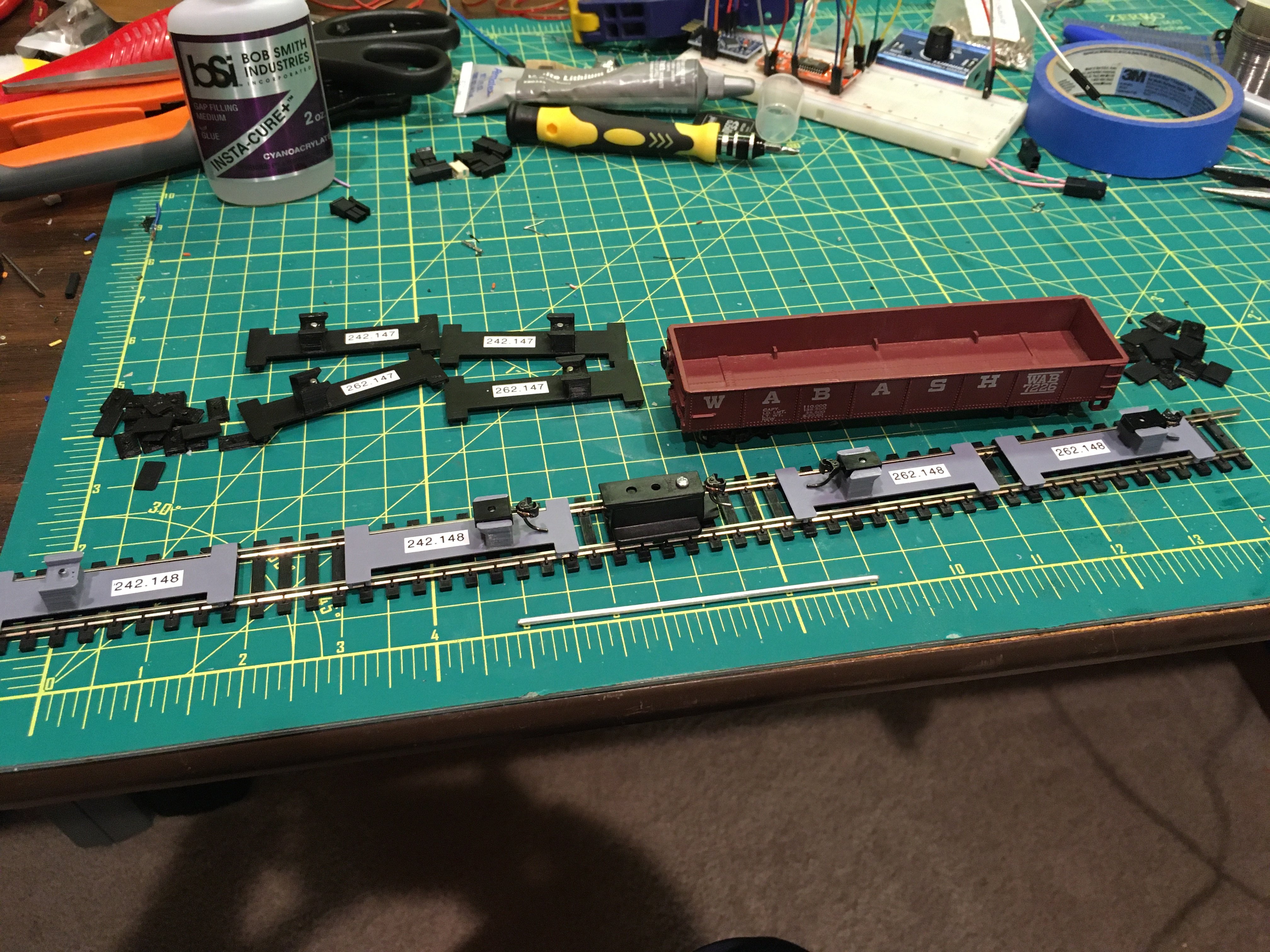 HO Scale Kaydee Gearbox and Coupler Setter for rolling stock