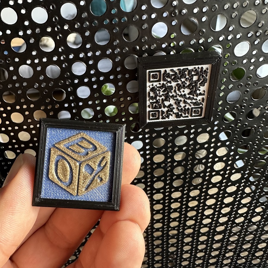 Customised 3D printed magnet with logo and / or QR code