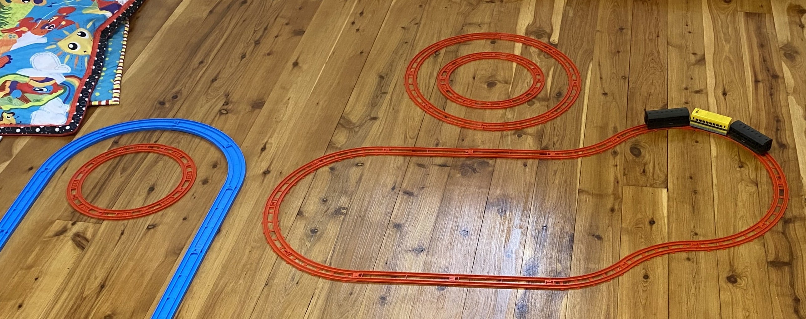 Spare tracks for Daiso trains