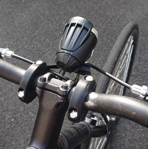 Bike lamp handlebar mount