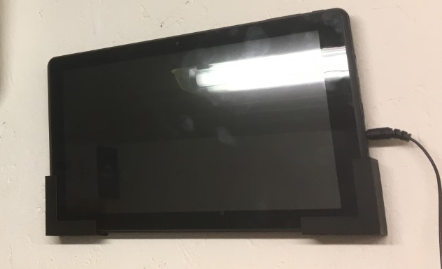 Universal tablet bracket