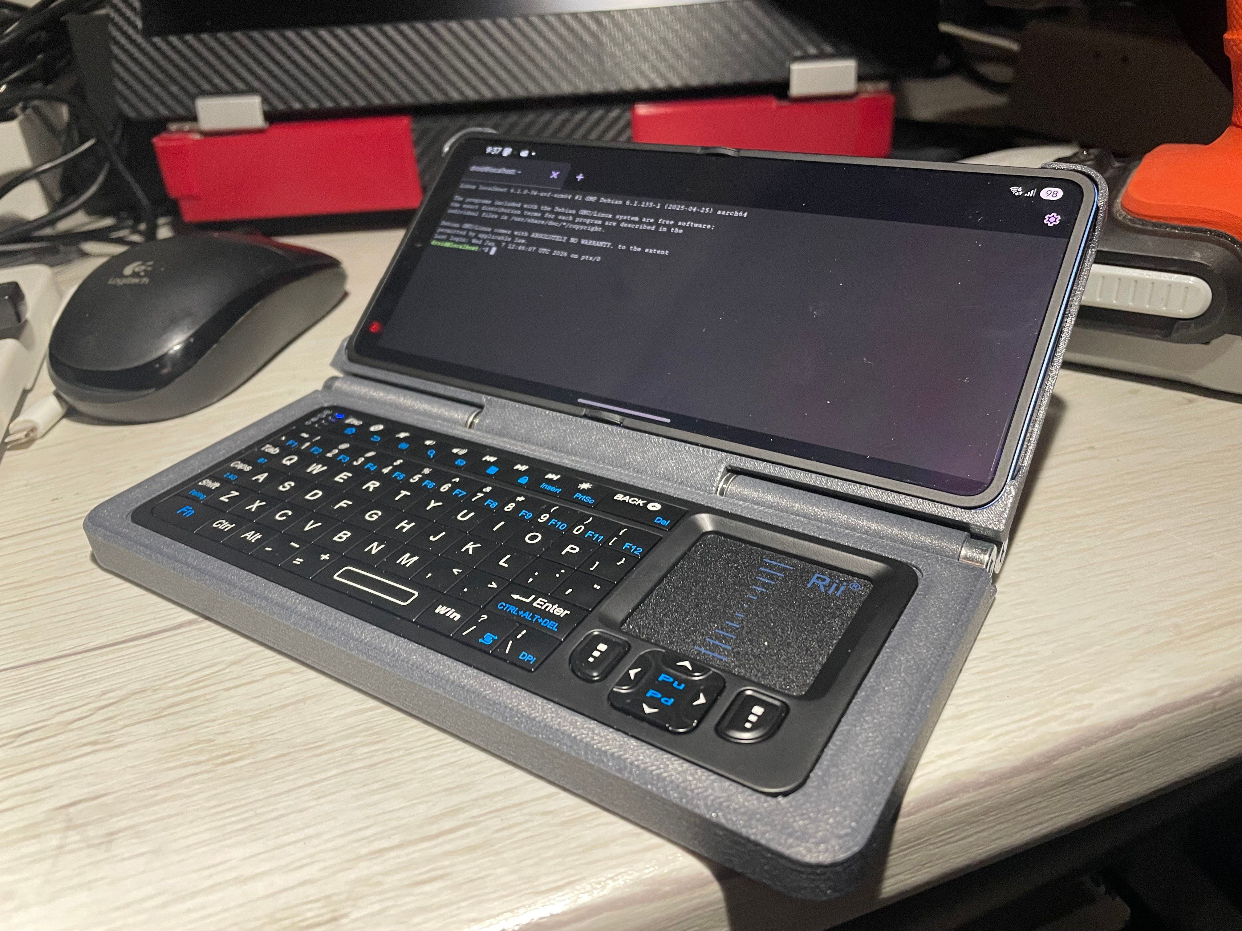 Galaxy Palm Z — Mobile Workstation for the Galaxy Z Flip 7