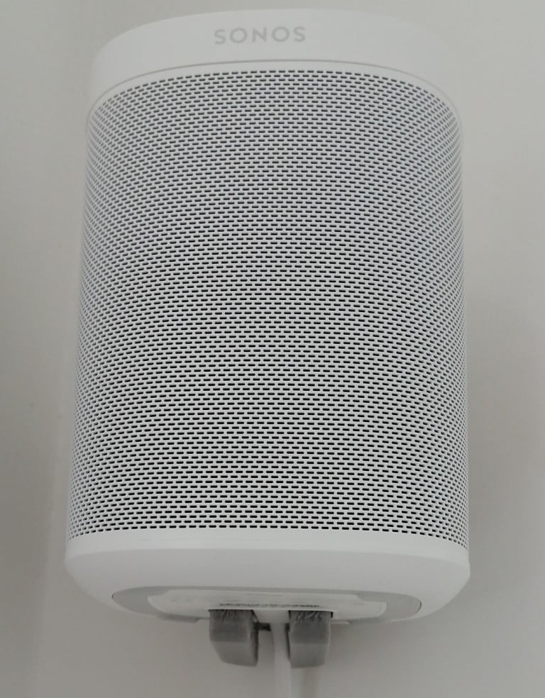 SONOS One and One SL wall mount
