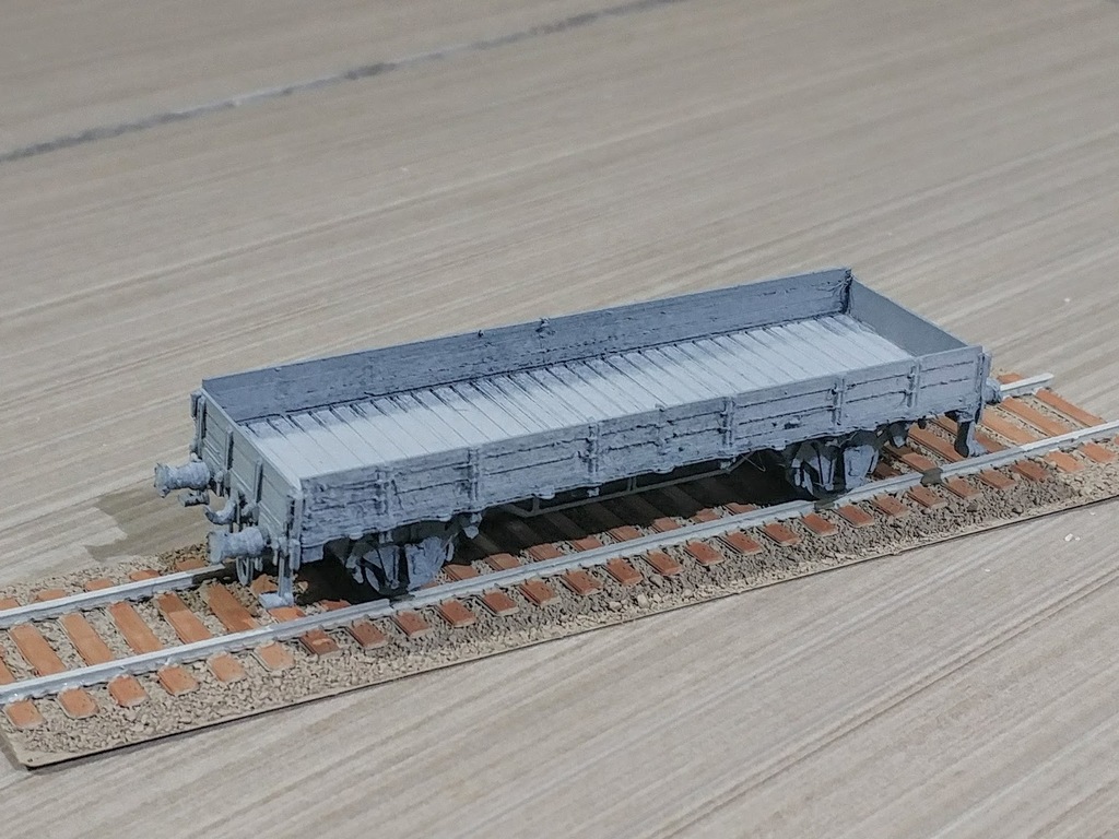 Low sided rail car easy print