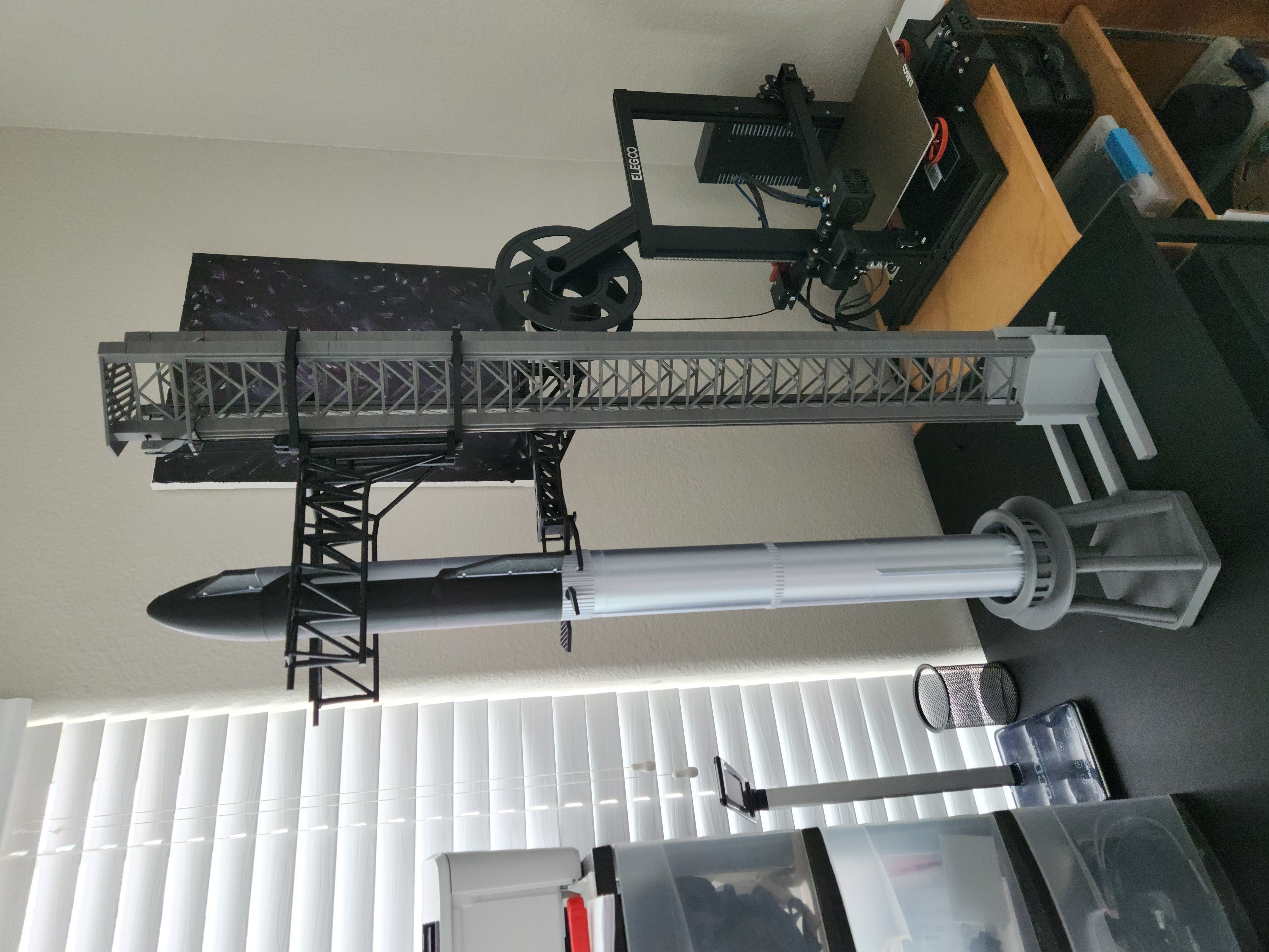 Starship Launch Tower & Launch Pad with Functional Chopsticks  (1:144 scale)