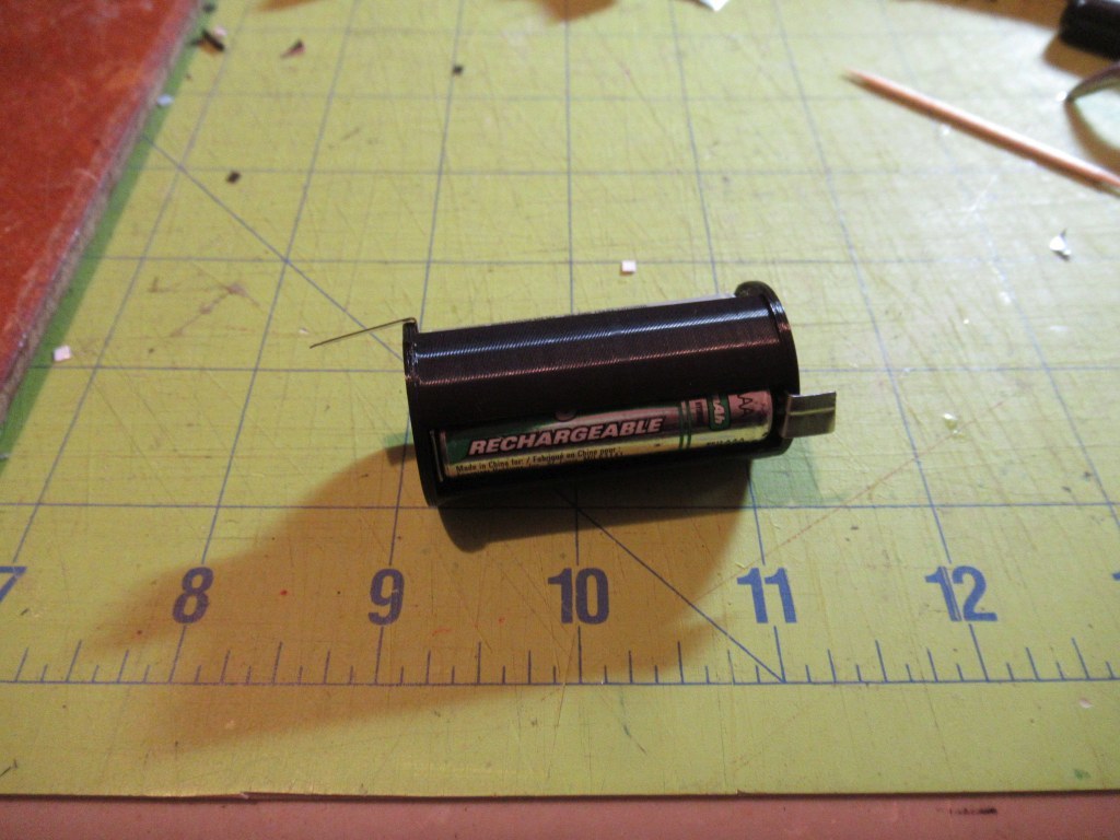 3x AAA compact battery holder