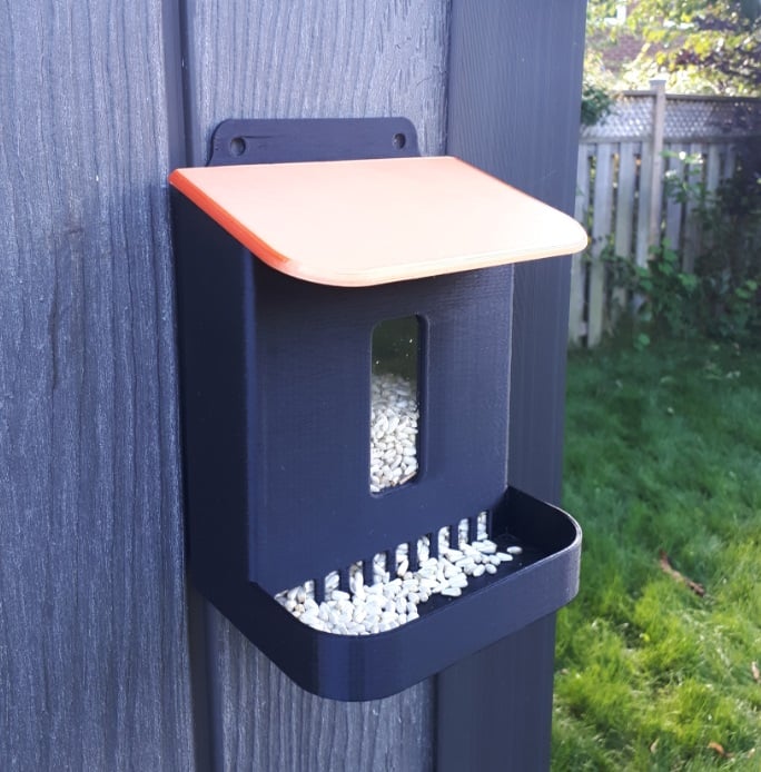 Bird Feeder with a level window