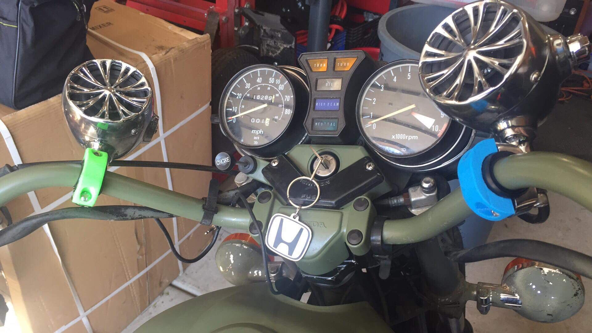 U bracket for motorcycle handlebars