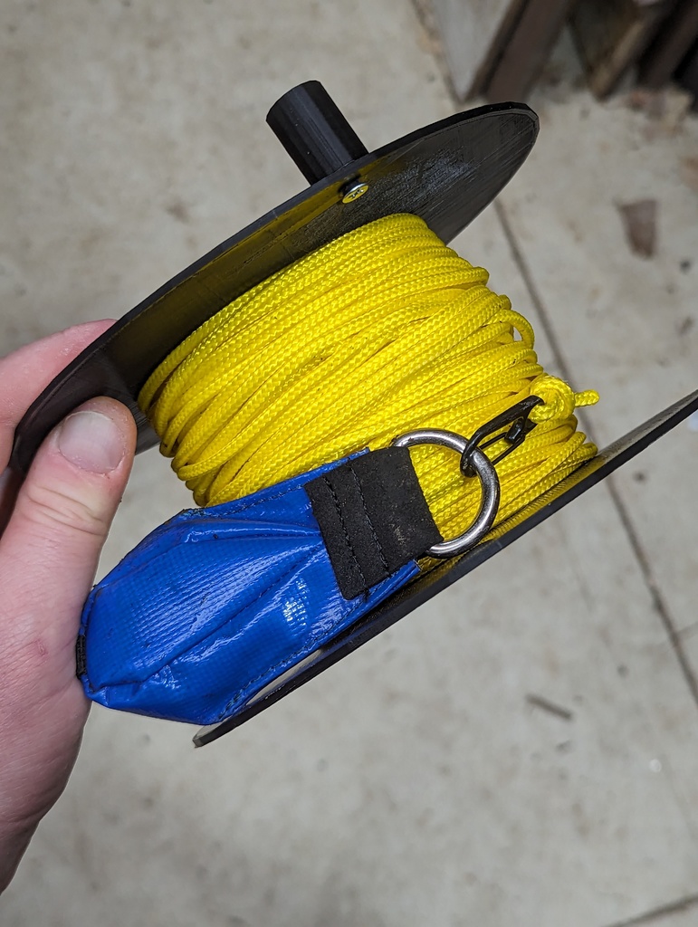 Throwing line reel (unclippable) - Bigger
