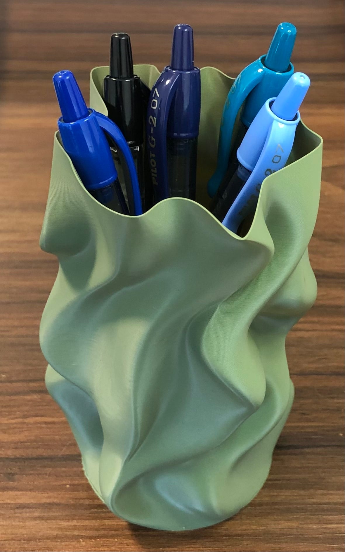 Flowing Vase / Pen Holder