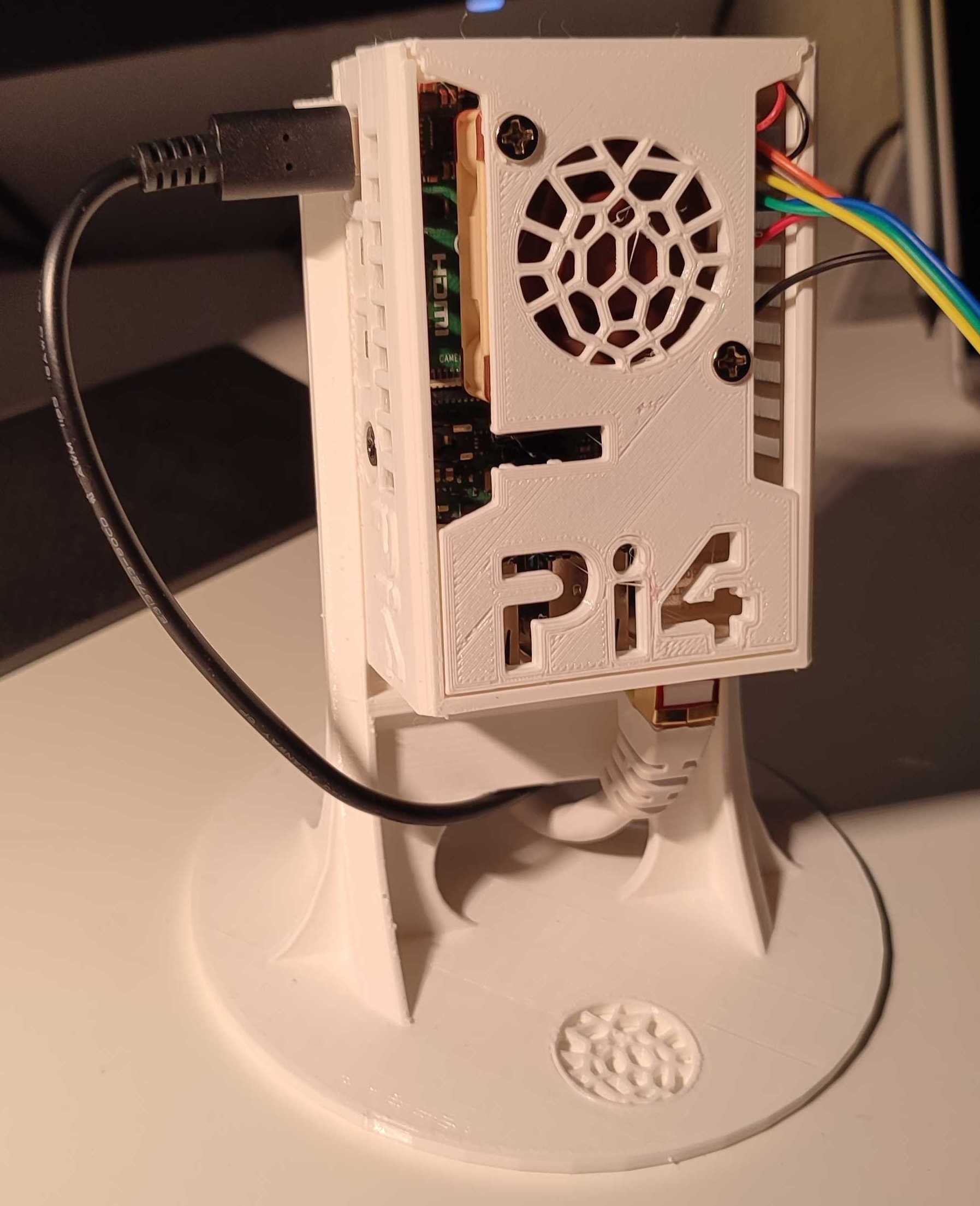 Raspberry Pi 4 Case Remix 40mm Fan + Camera Cable Slot