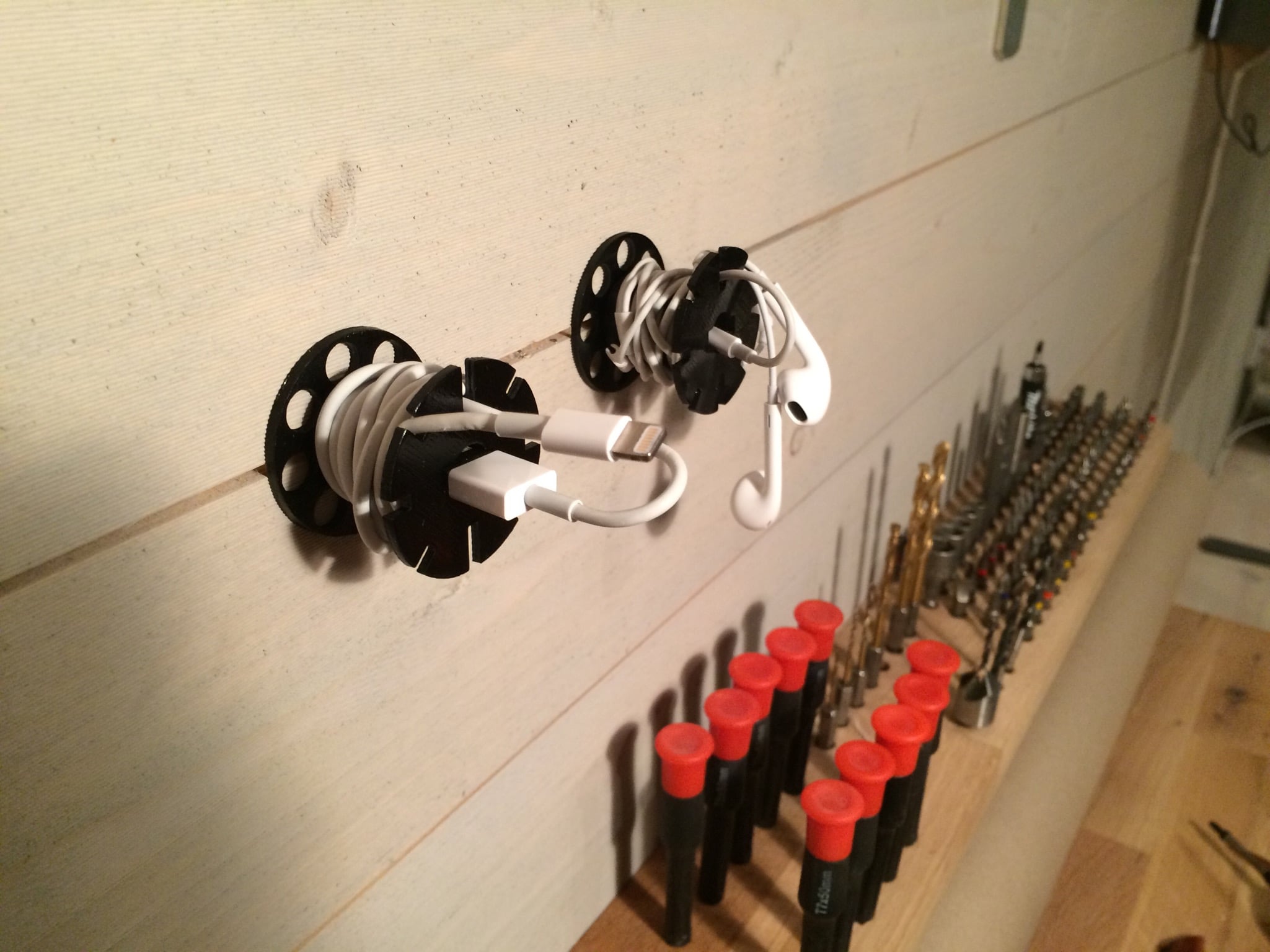 Apple cable organizer