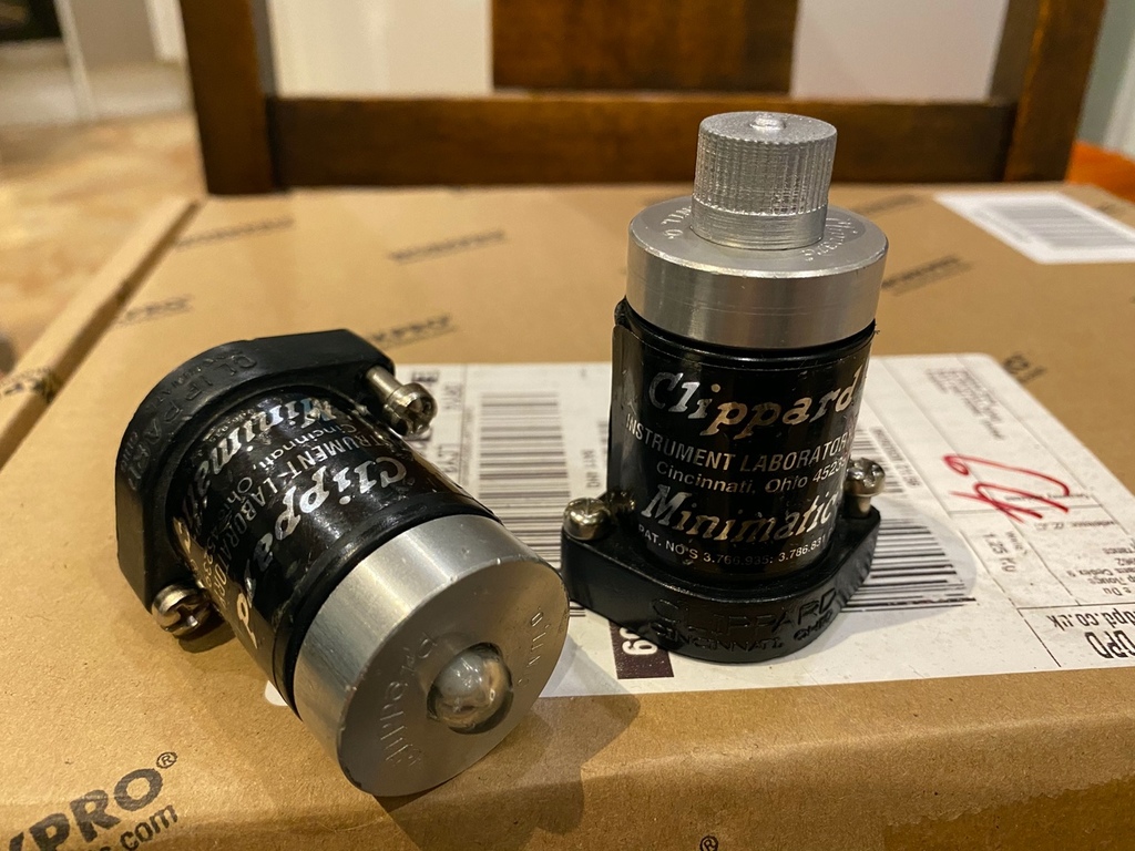 Clippard R-301 to R-331/701 conversion knobs