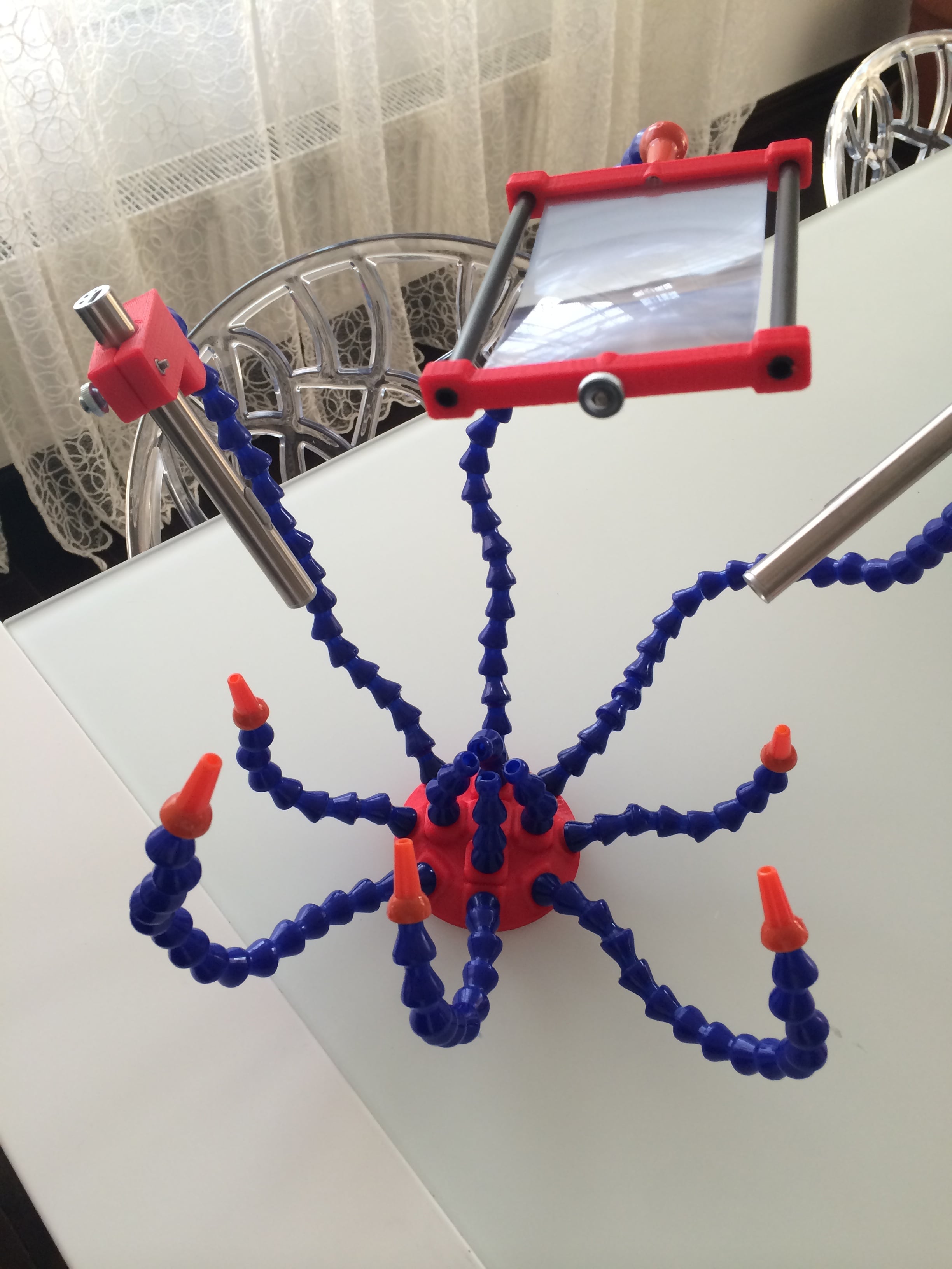 FACE-HUGGER (Soldering Station)