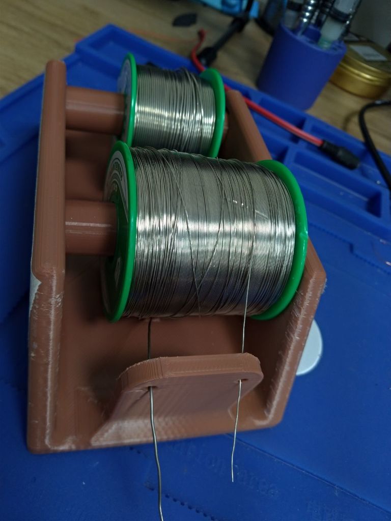 Dual wire spool holder