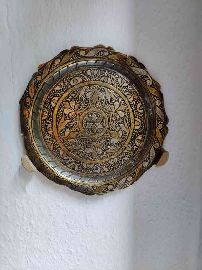 Decorative Plate Holder - Wall Mount