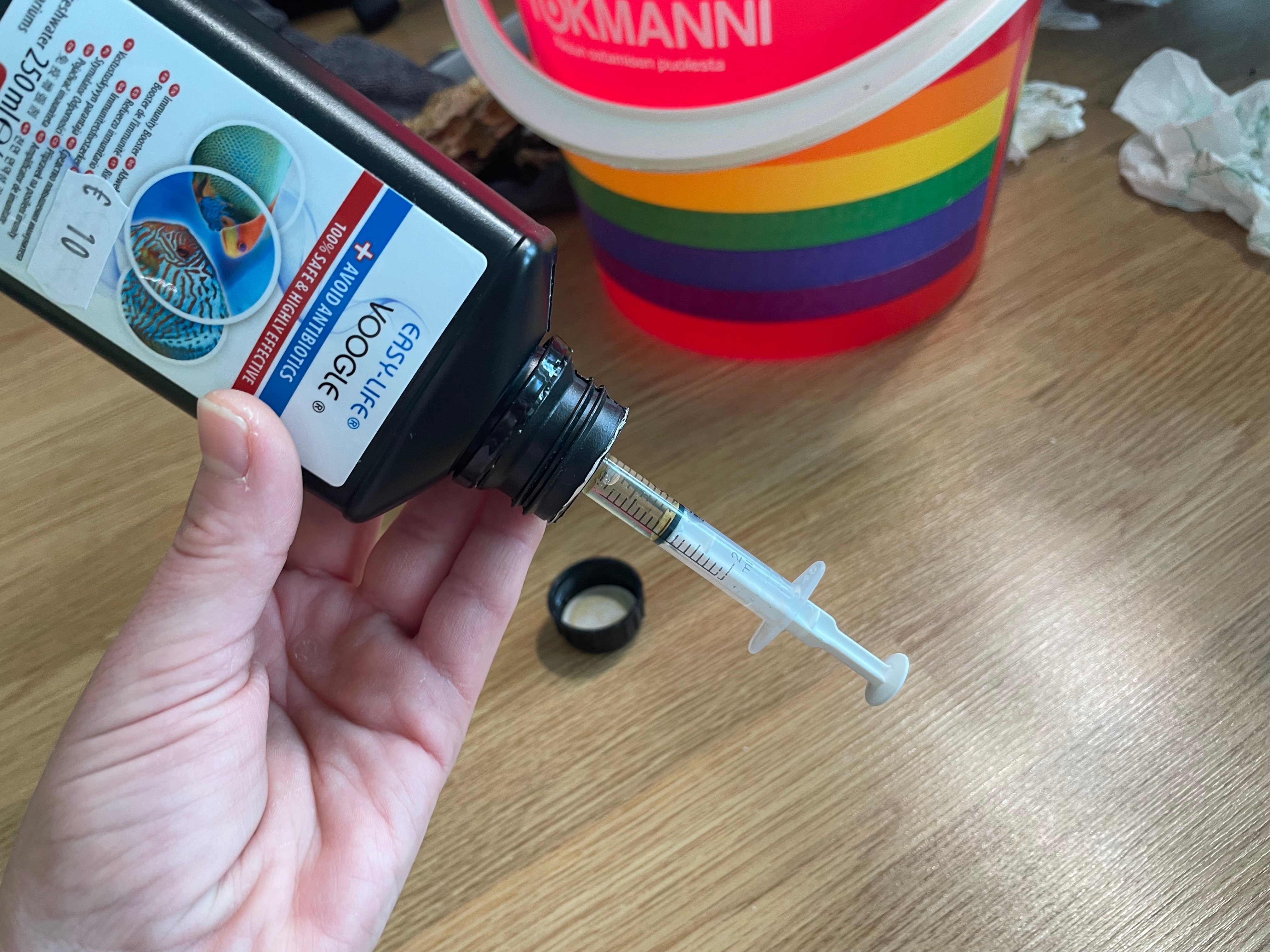 TPU syringe adapters for aquarium conditioners, fertilisers, etc.