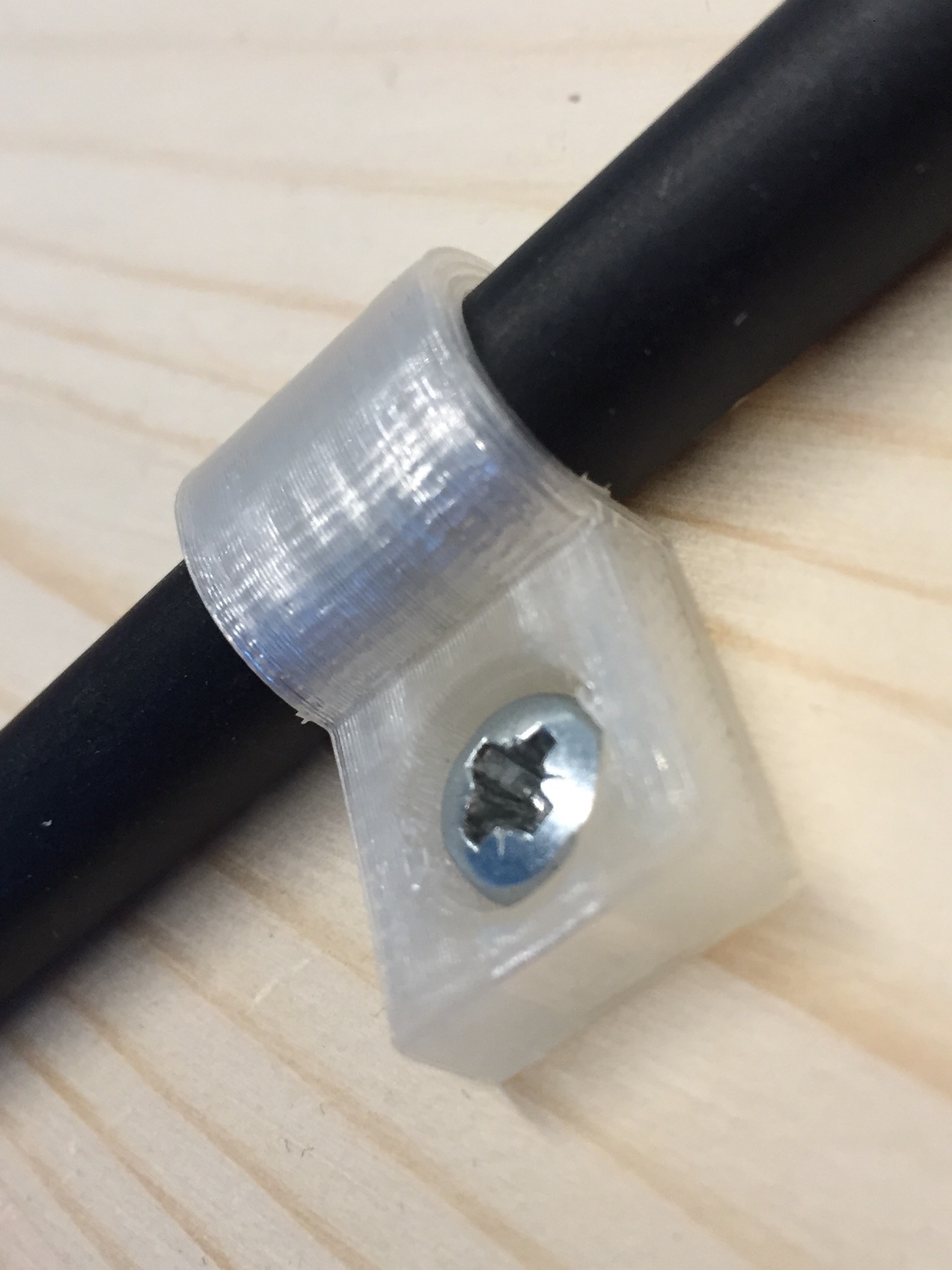 Customizable cable fastener