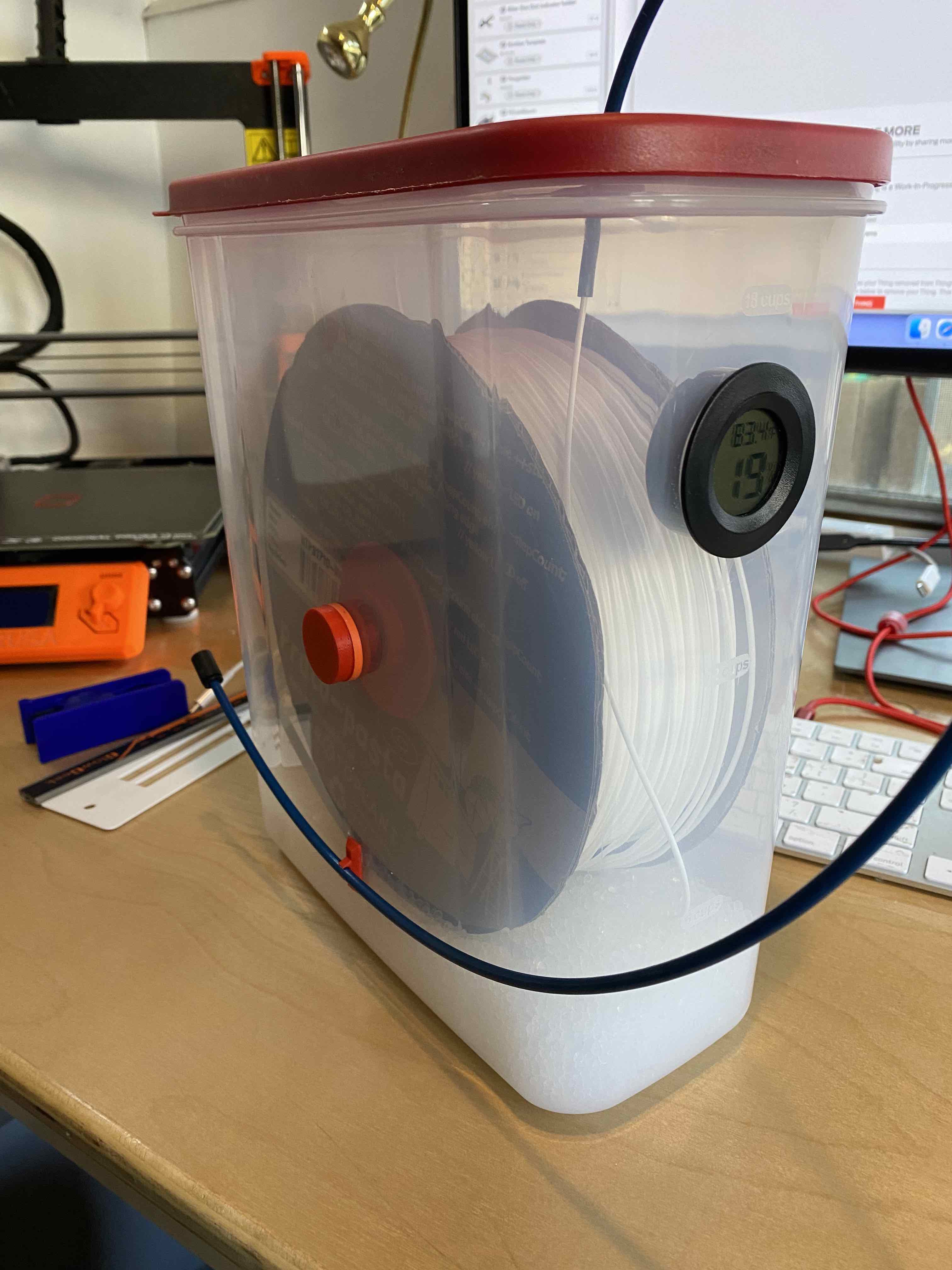 Rubbermaid Dry Box