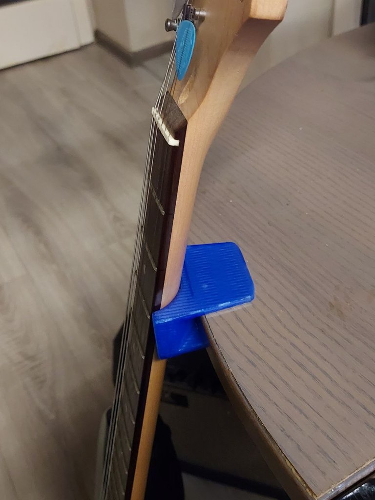 Clamp holder for Your guitar