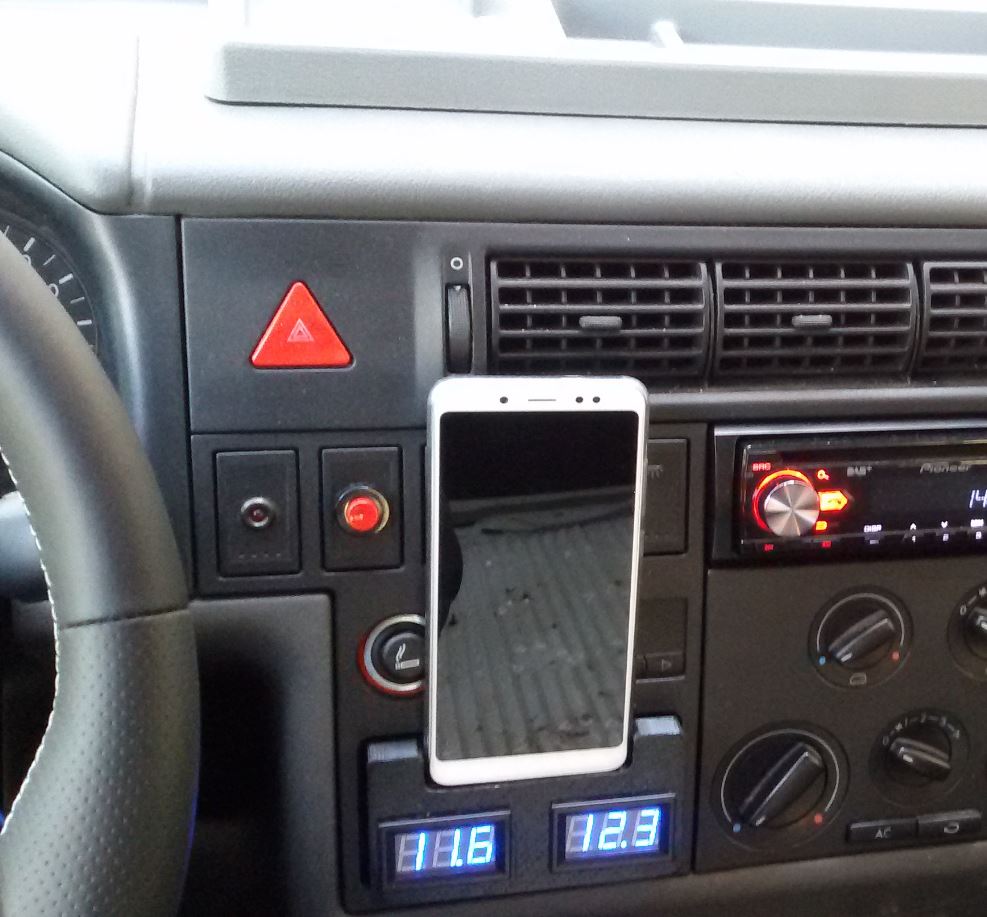 VW T4 Smartphone Ashtray Charger