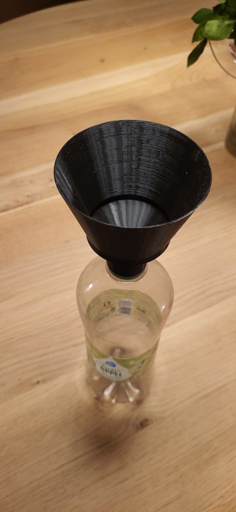 PET bottle funnel