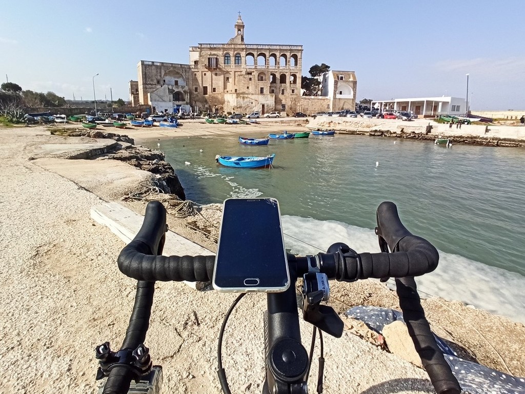 Bike handlebar phone mount v2