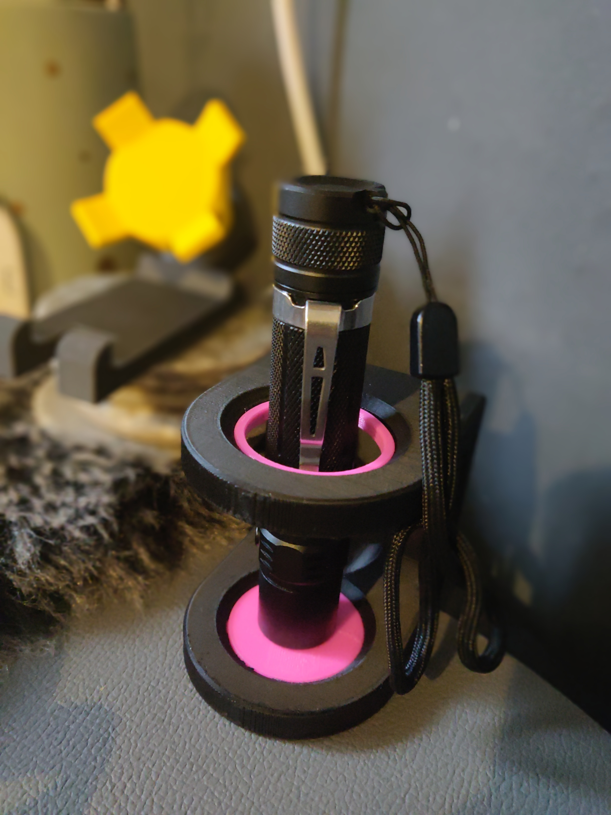 Flashlight Stand / Holder / Wallmount