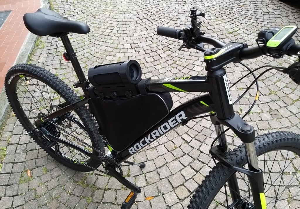Holder for bicycle Bluetooth speaker
