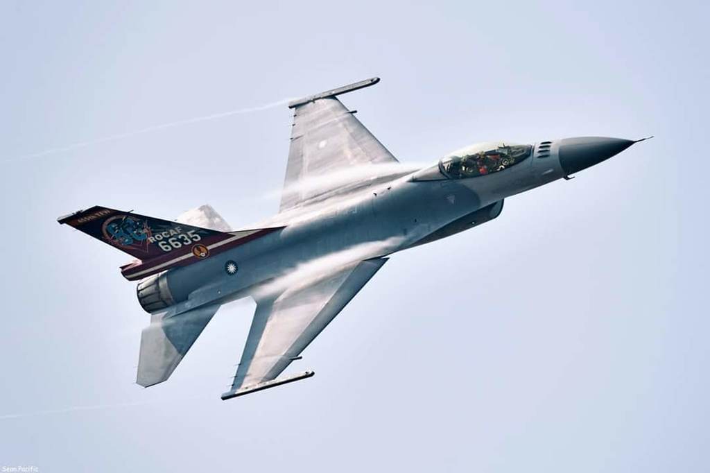 F-16 fighter