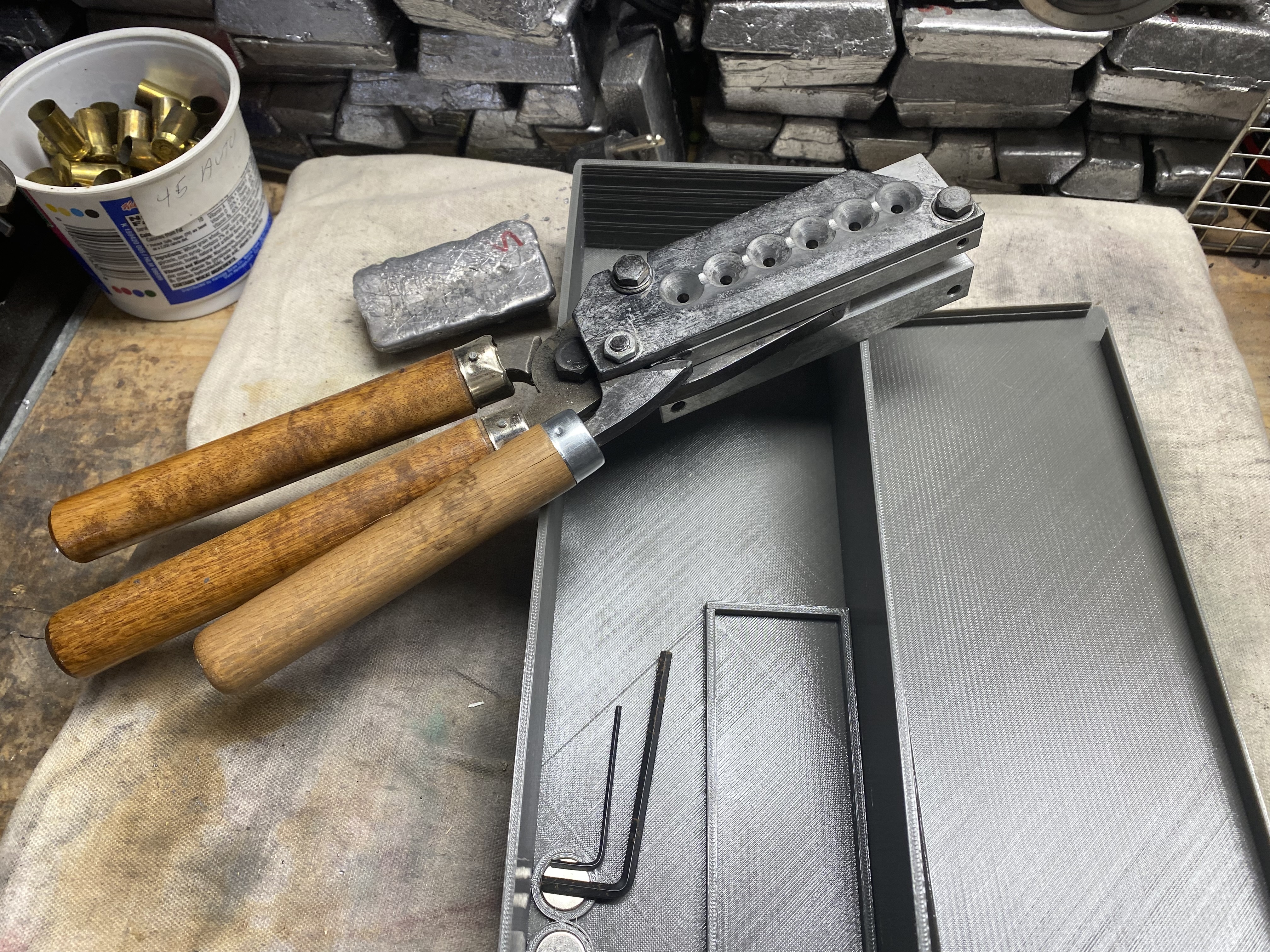 6 or 8 Cavity Bullet Mold Box