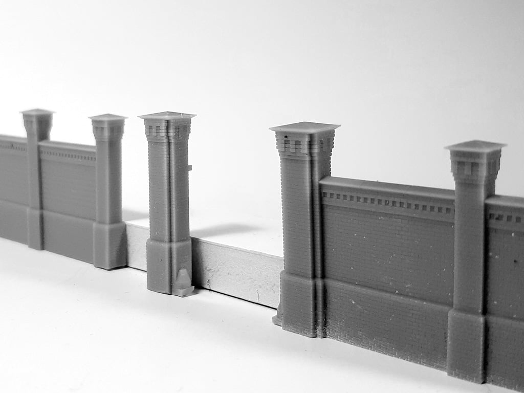 1/10 High brick retaining wall