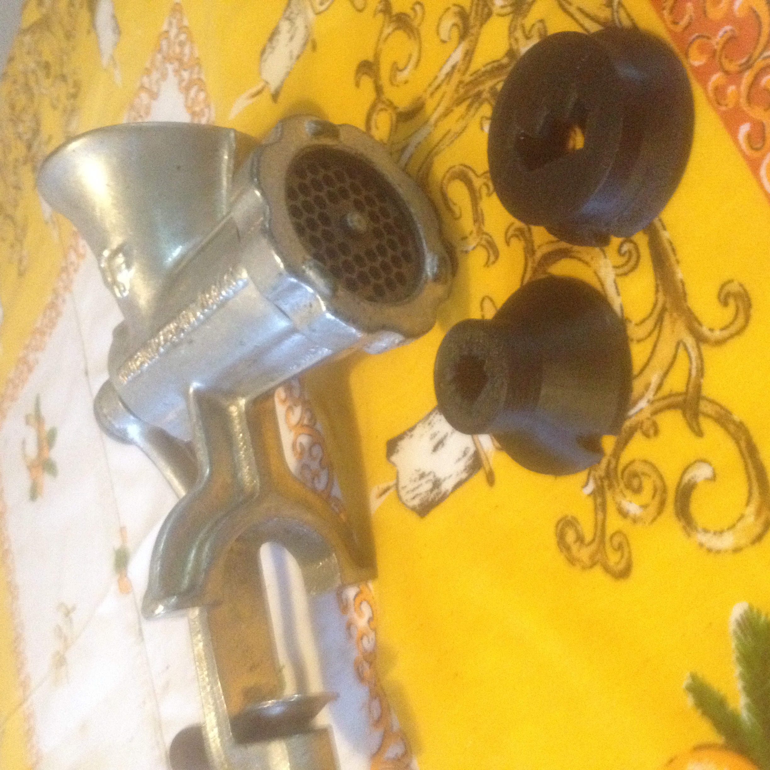 Nozzle in the meat mill - comb