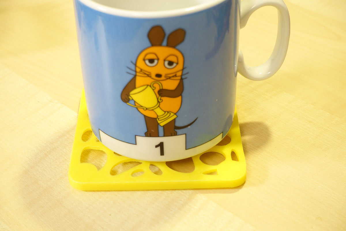 A stylish Coaster with Voronoi Design