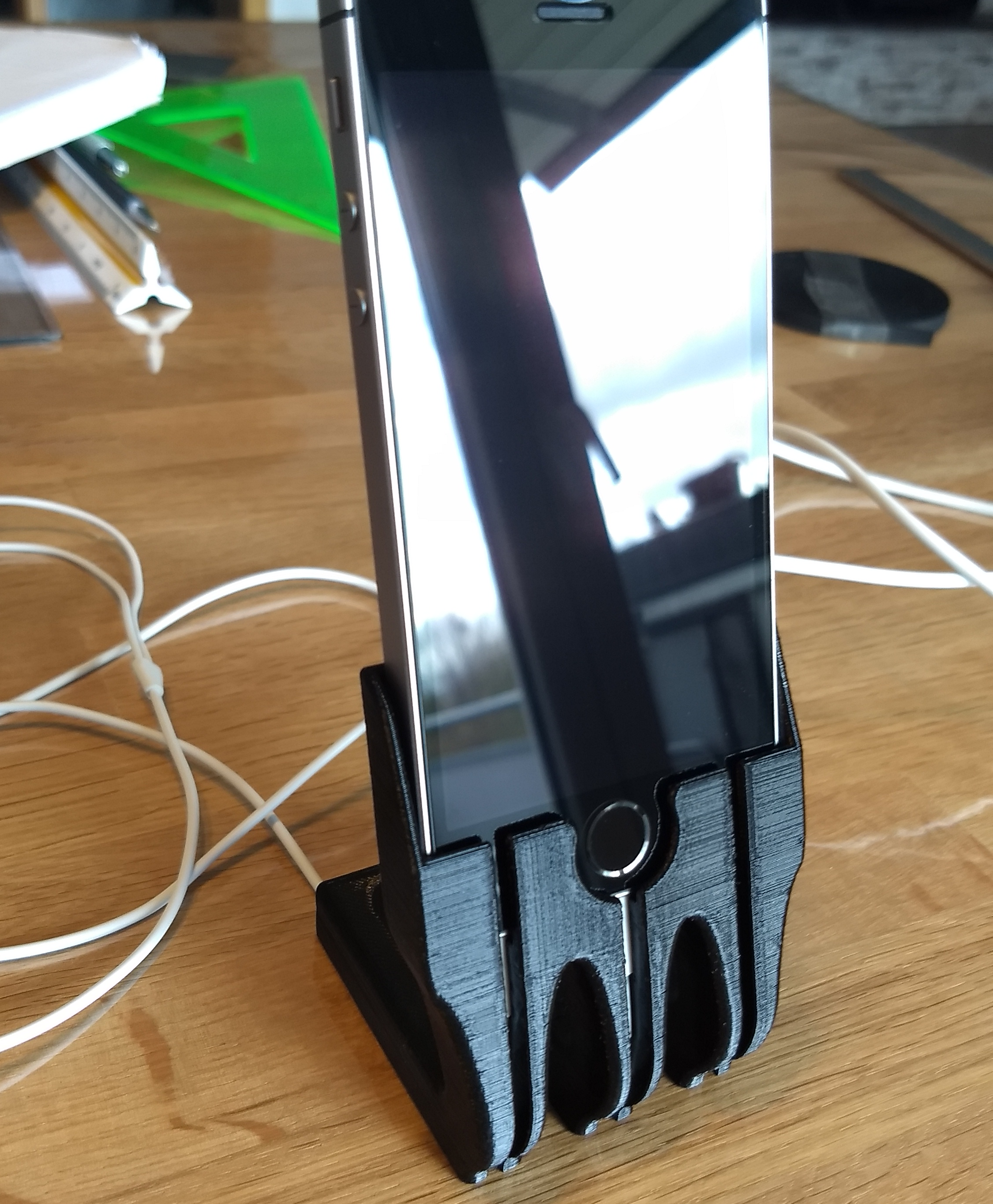 iPhone SE Docking Station