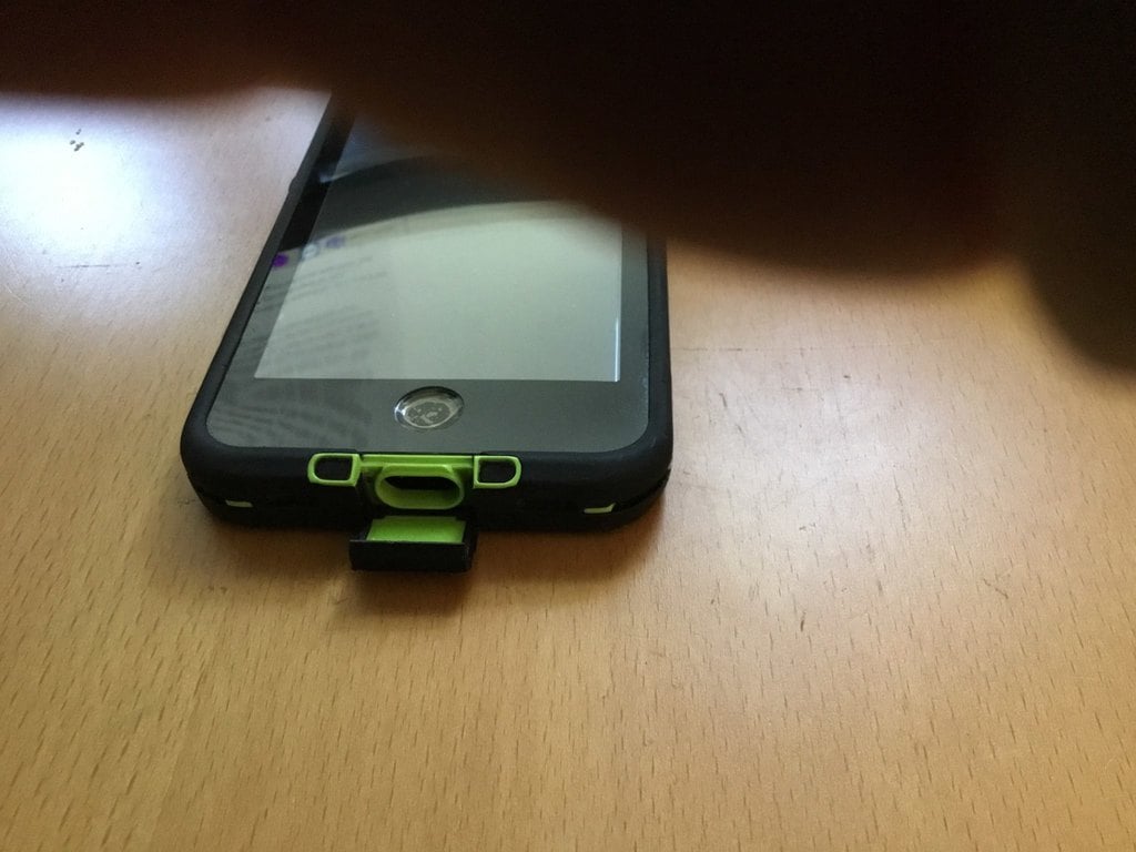 Lifeproof iPhone 8 fre case closure