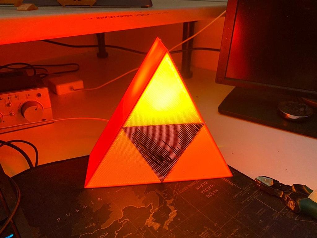 Triforce Lamp E14 Bulp