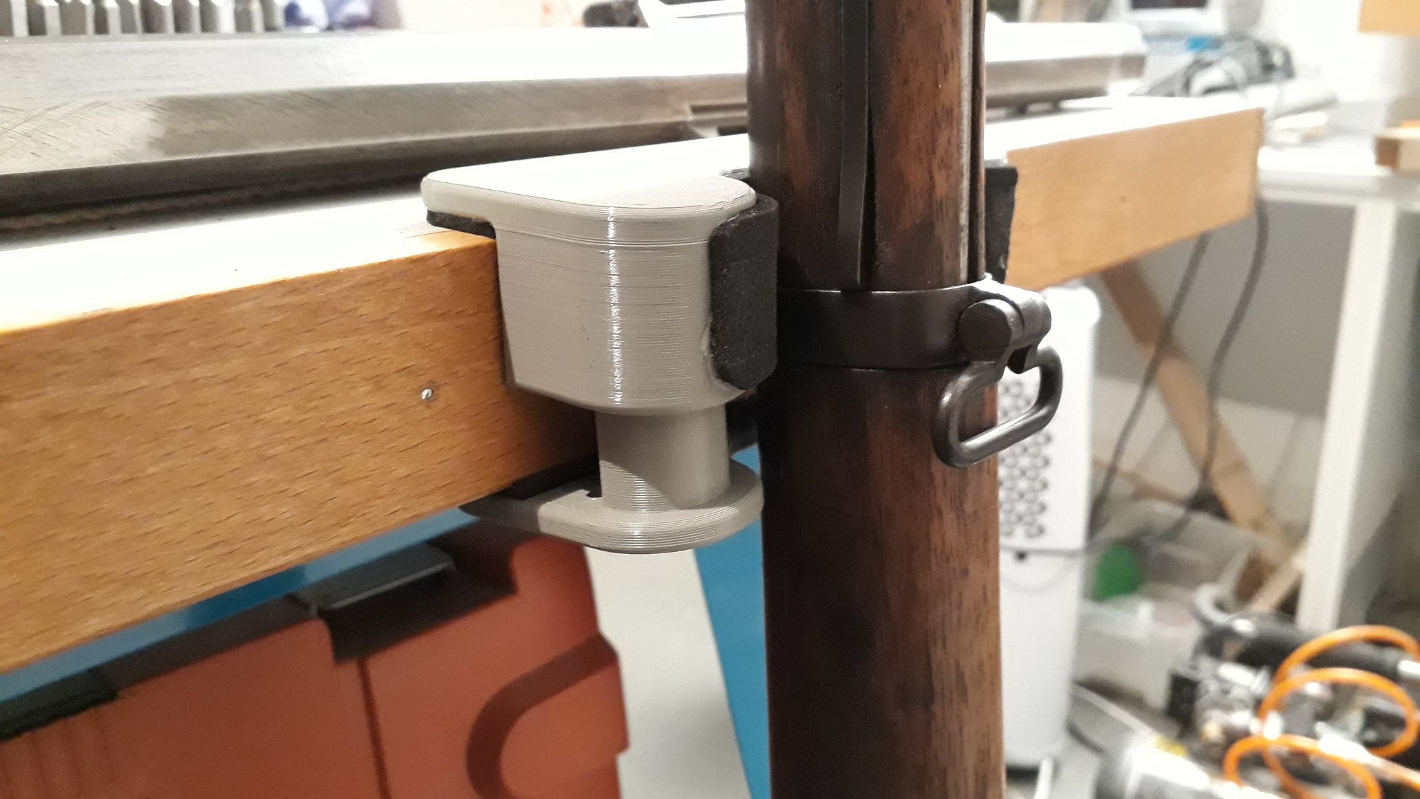 rifle holder for thick tabletops, Gewehrhalter für dicke Tischplatten