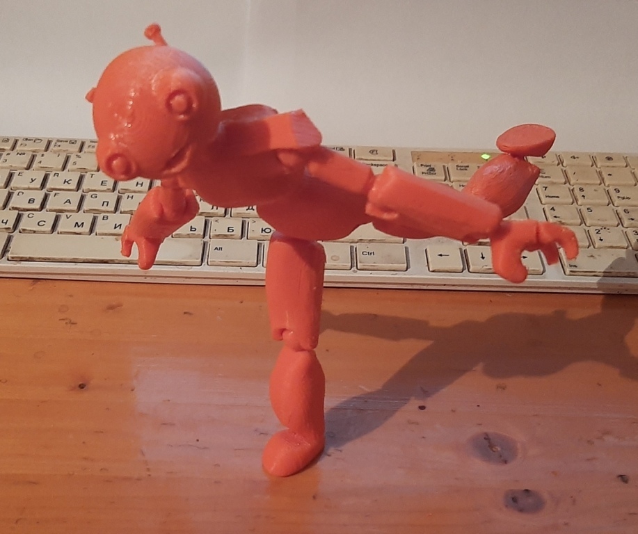 Jointed Robot replica (strong ball joints)