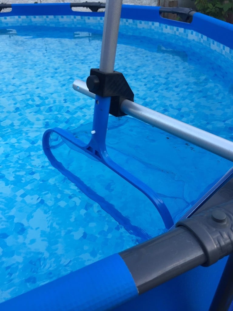 Bestway Pool skimmer on cup-holder