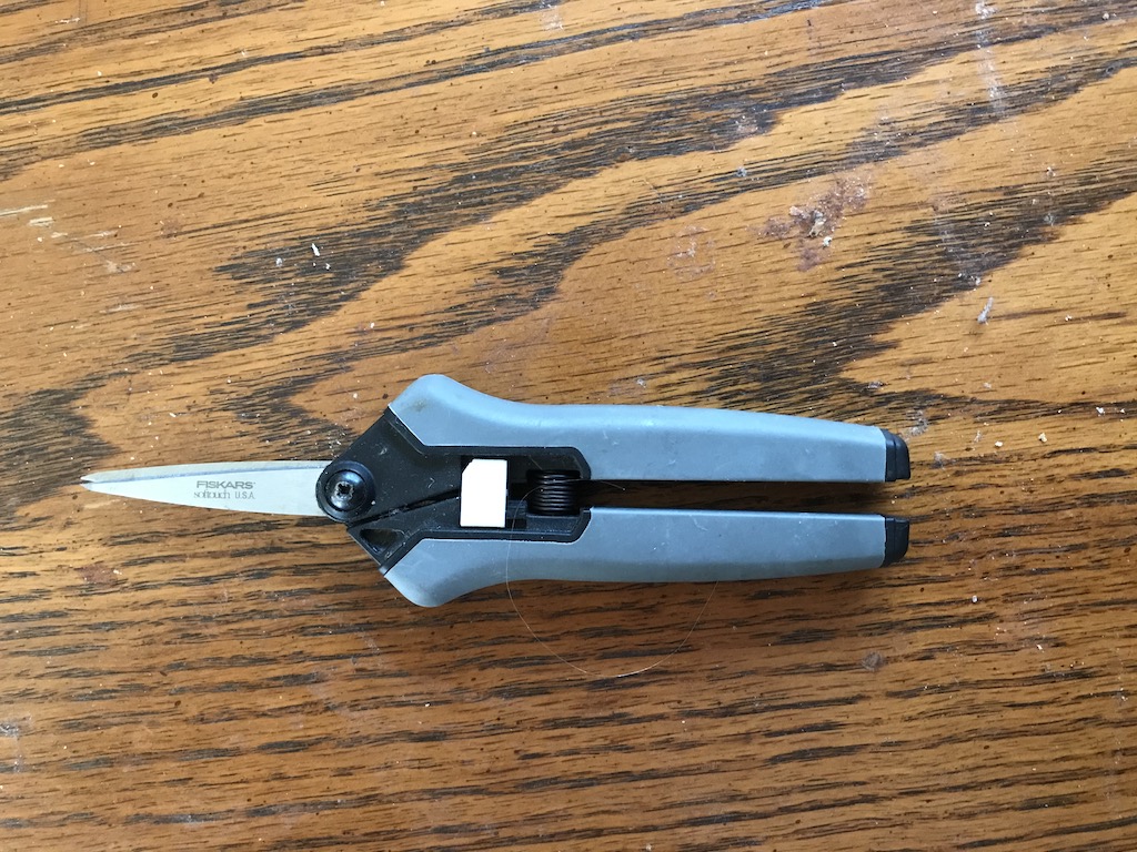 Replacement clasp for Fiskars RazorEdge Micro-Tip Shears