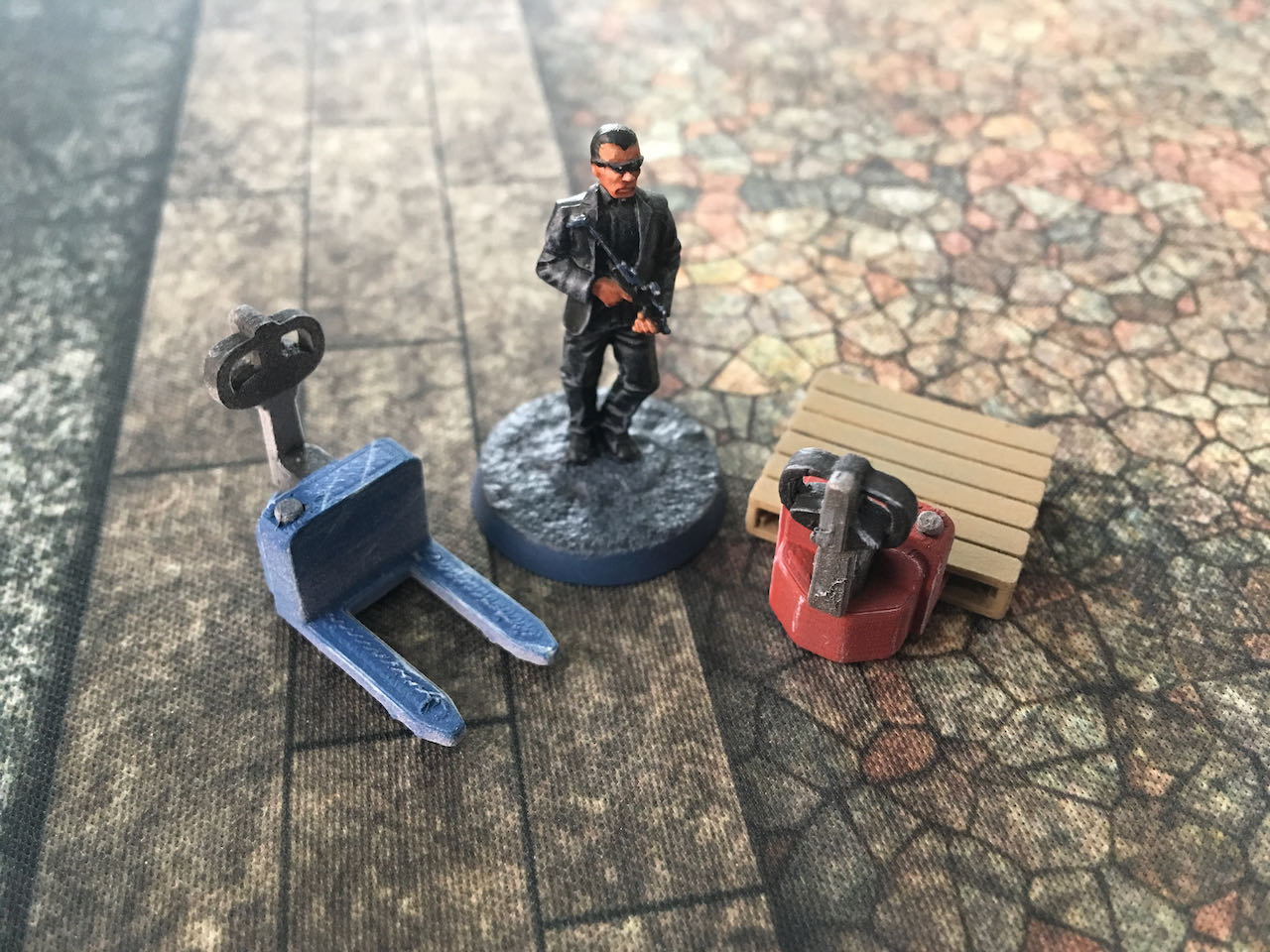 Miniature Pallets and Electric Jack