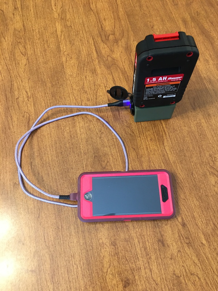 Mobile USB charger that uses a Bauer Battery