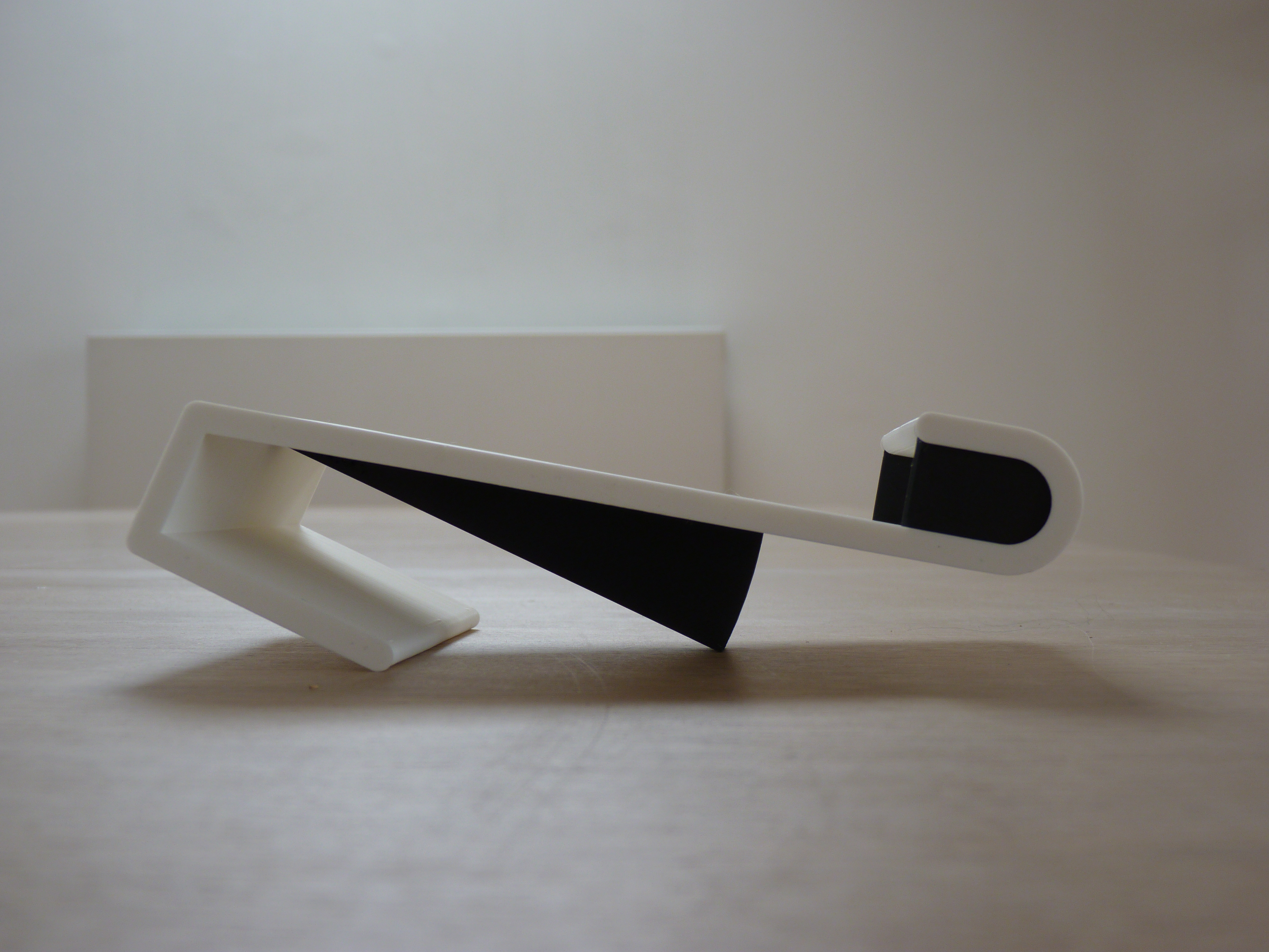 Mobile phone stand for IKEA STORÅ bed / other bunk beds