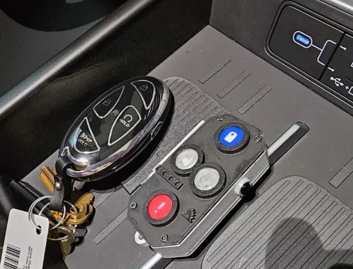 hyundai 2024+ key fob housing with integrated key slot