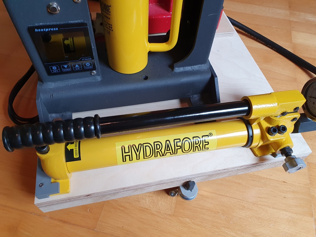 Hydraulic Pump Holder
