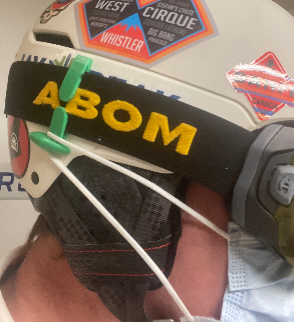 Ski helmet goggle clip - With COVID mask hook