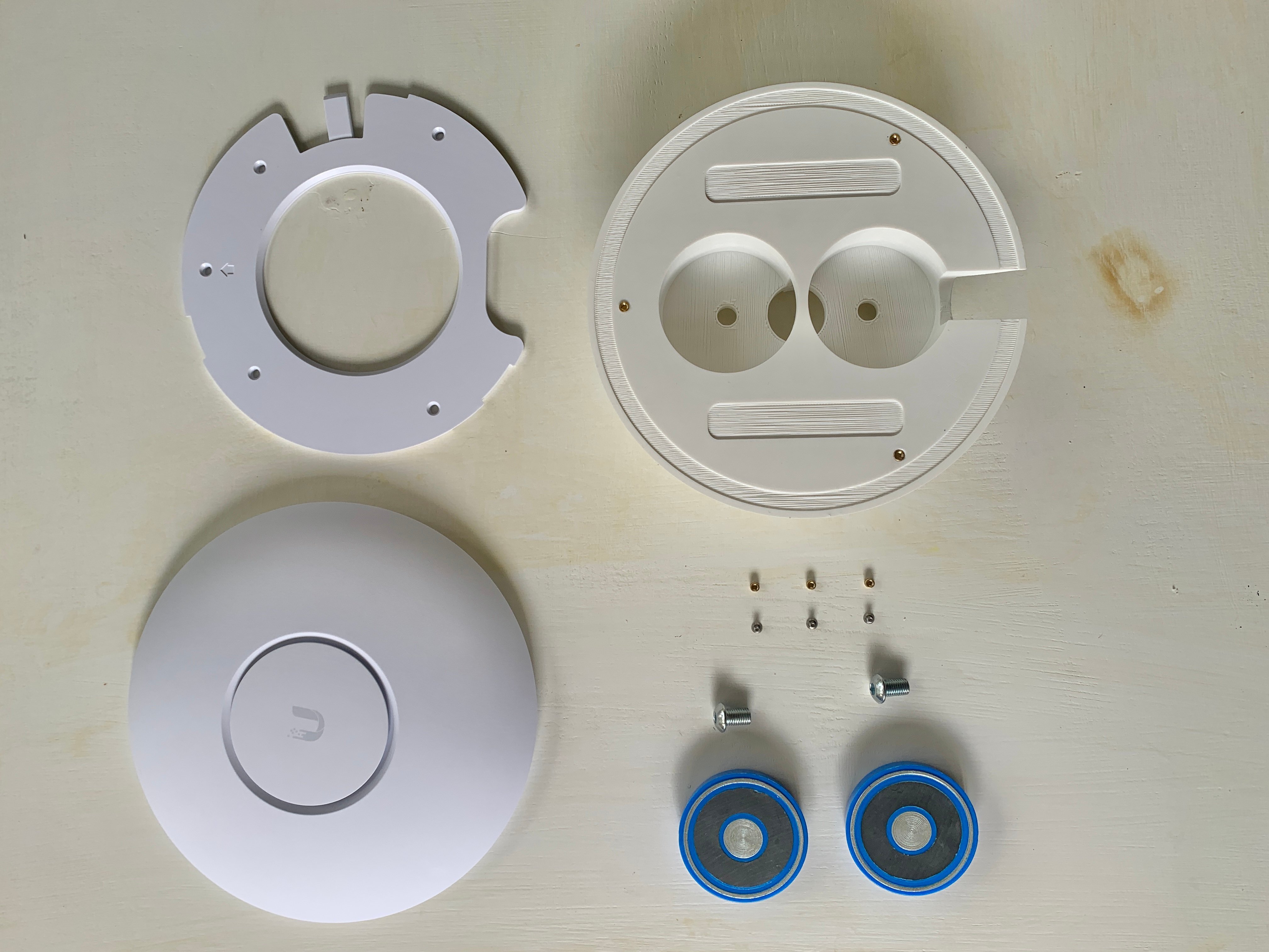 Universal Ubiquiti UAP-AC-Pro Mount
